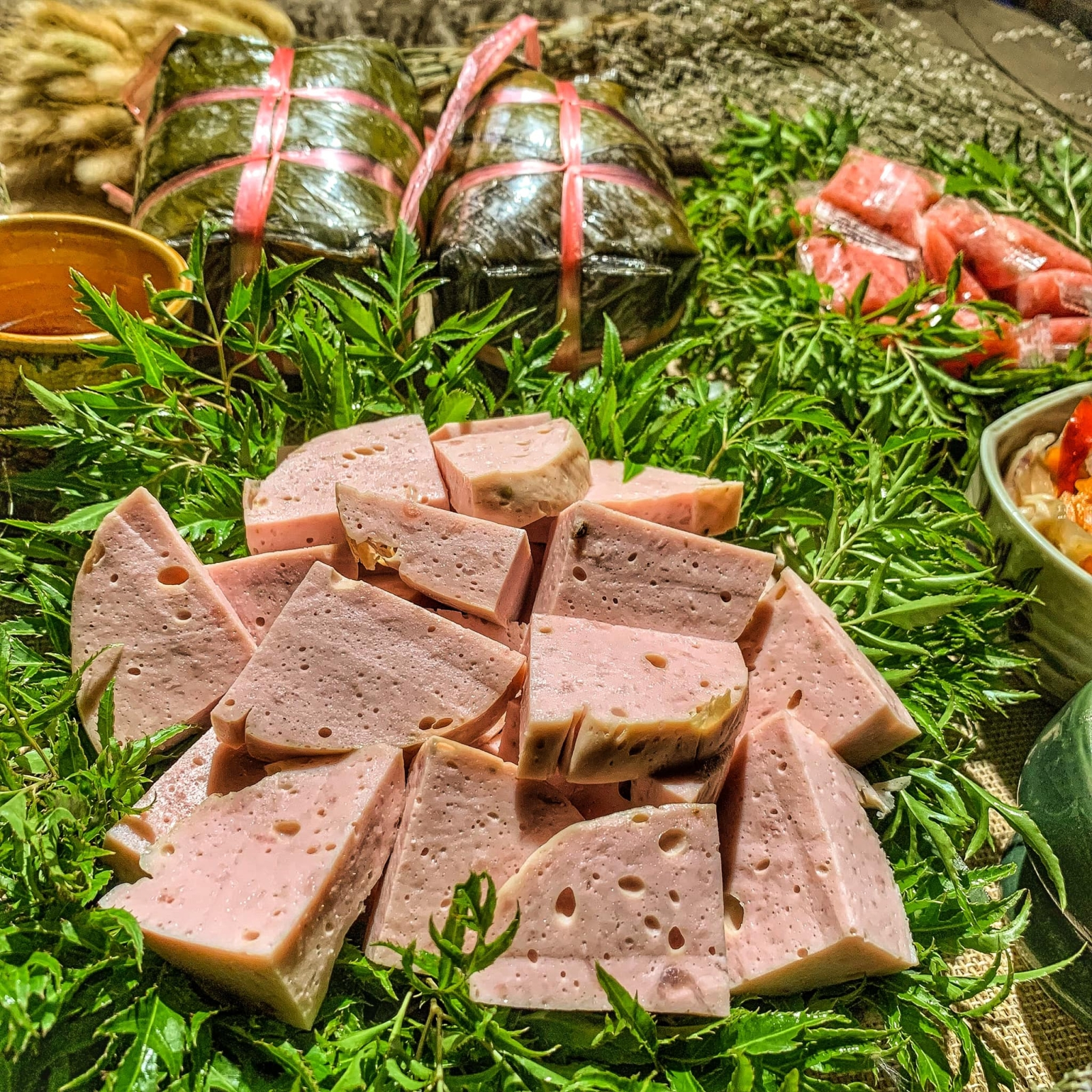 Chả Lụa Đặc Biệt Kèm Muối